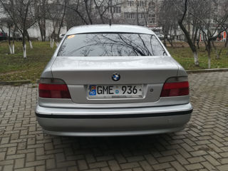 BMW 5 Series foto 5