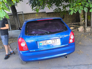 Mazda 323 foto 5