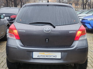 Toyota Yaris foto 13