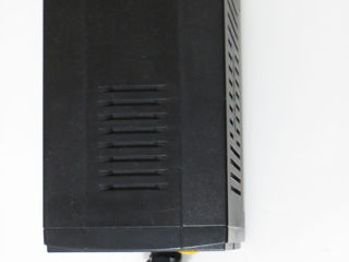 продам небольшой ИБП APC Back-UPS 500 с AVR и новой батарейкой foto 2