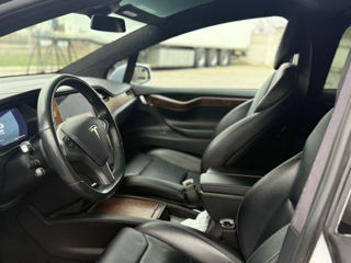 Tesla Model X foto 8