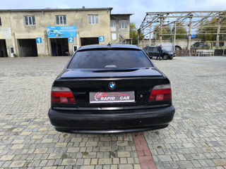 BMW 5 Series foto 6