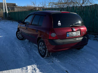 Renault Clio foto 2