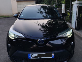 Toyota C-HR foto 1