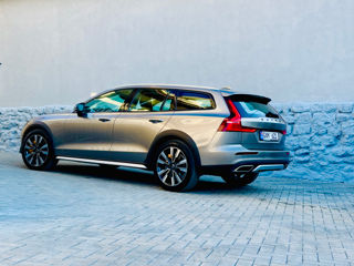 Volvo V60 Cross Country foto 3