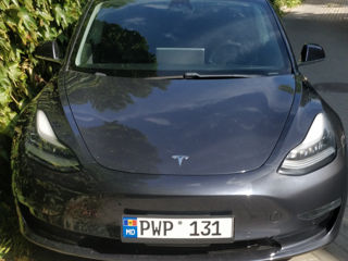 Tesla Model 3 foto 1