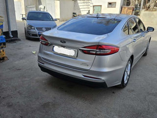 Ford Fusion foto 2