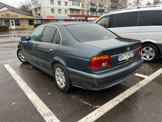 BMW 5 Series foto 3