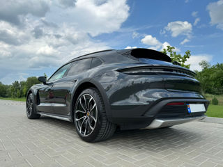 Porsche Taycan foto 7