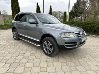 Volkswagen Touareg foto 1