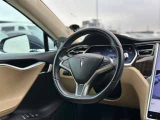 Tesla Model S foto 8