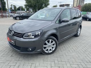 Volkswagen Touran foto 1