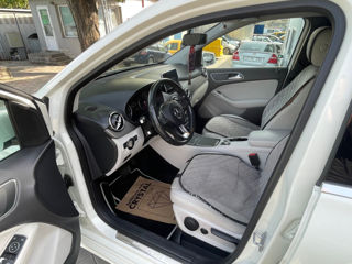 Mercedes B-Class foto 15