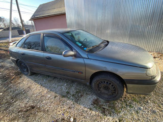 Renault Laguna foto 2