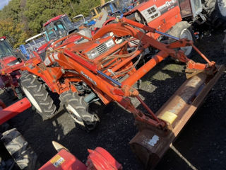 Tractor kubota cu incarcator frontal foto 1