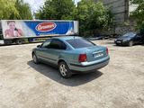 Volkswagen Passat foto 4