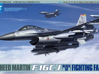 Пластиковая модель самолета Martin F-16CJ foto 2