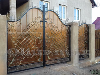 Porți, garduri , balustrade, copertine, gratii, uși metalice și alte confecții din  fier. foto 10