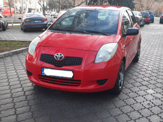 Toyota Yaris foto 2