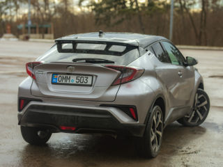 Toyota C-HR foto 4