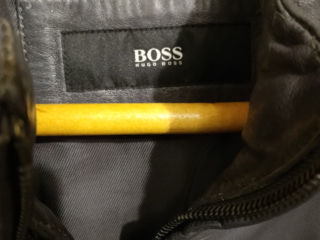 Jachetă din piele Hugo Boss. foto 1