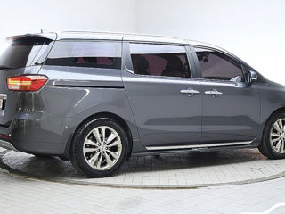 KIA Carnival foto 4