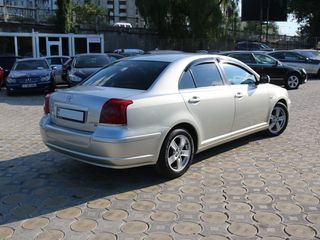 Toyota Avensis foto 5