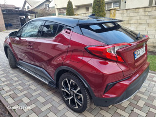 Toyota C-HR foto 2