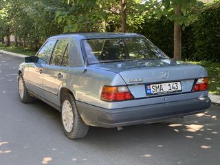 Mercedes Series (W124) foto 4