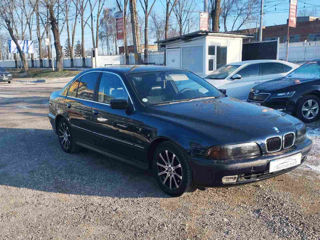 BMW 5 Series foto 2