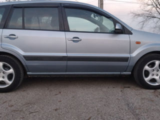 Ford Fusion foto 5