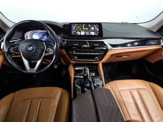 BMW 5 Series foto 7