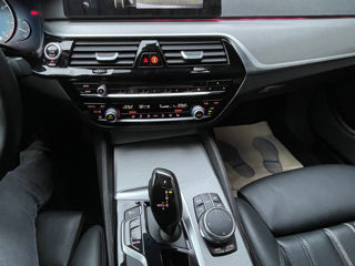 BMW 5 Series foto 8