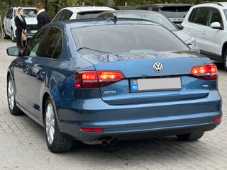 Volkswagen Jetta foto 5