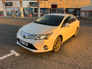 Toyota Avensis foto 2