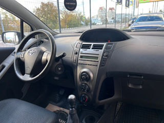 Toyota Yaris foto 9