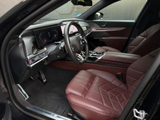 BMW 7 Series foto 9