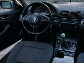 BMW 3 Series foto 8