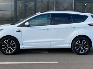 Ford Kuga foto 2