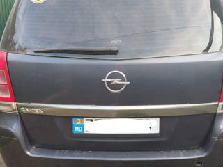 Opel Zafira foto 2