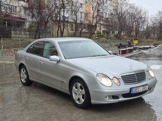 Mercedes E-Class foto 2