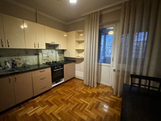 Apartament cu 1 cameră, 48 m², Buiucani, Chișinău foto 2