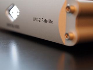 UAD 2 - Satellite, QUAD-nou-Thunderboth-Firewire - Schimb foto 1