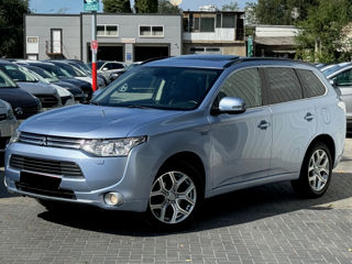 Mitsubishi Outlander foto 1