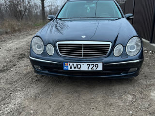 Mercedes E-Class foto 2