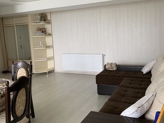 Apartament cu 3 camere, 74 m², Centru, Ialoveni foto 2