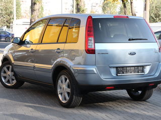 Ford Fusion foto 4