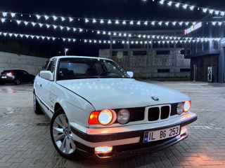 BMW 5 Series foto 1