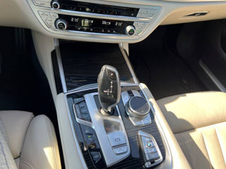 BMW 7 Series foto 7