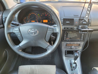 Toyota Avensis foto 5